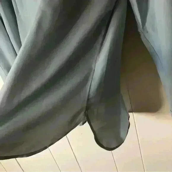 Talbots Hidden Closure Pleat Detail Front Polyester Top Blouse Size MP - Picture 5 of 8